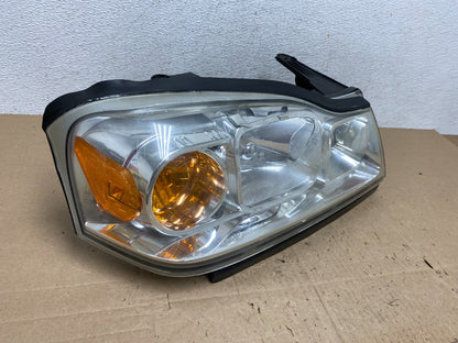 2006 to 2007 Saturn Vue Headlight Right Passenger Side Halogen AE6138 DW2