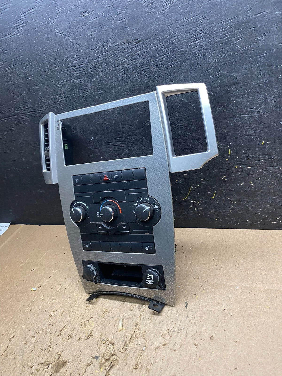 2008 to 2010 Jeep Grand Cherokee Center A/C Heater Climate Control T8543 DG2