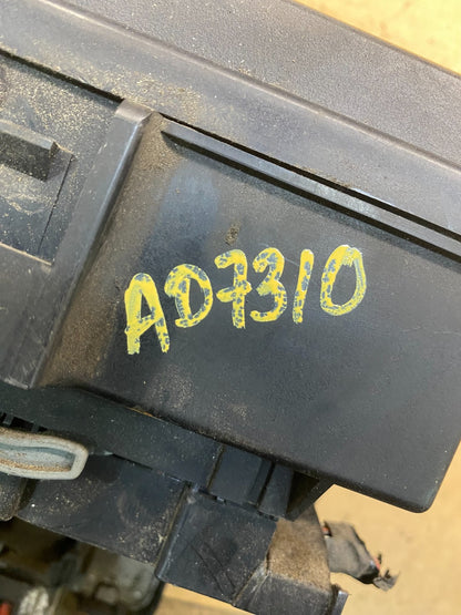 2009 Jeep Grand Cherokee Fuse Box Relay Panel 04692215aa AD7310 DG7