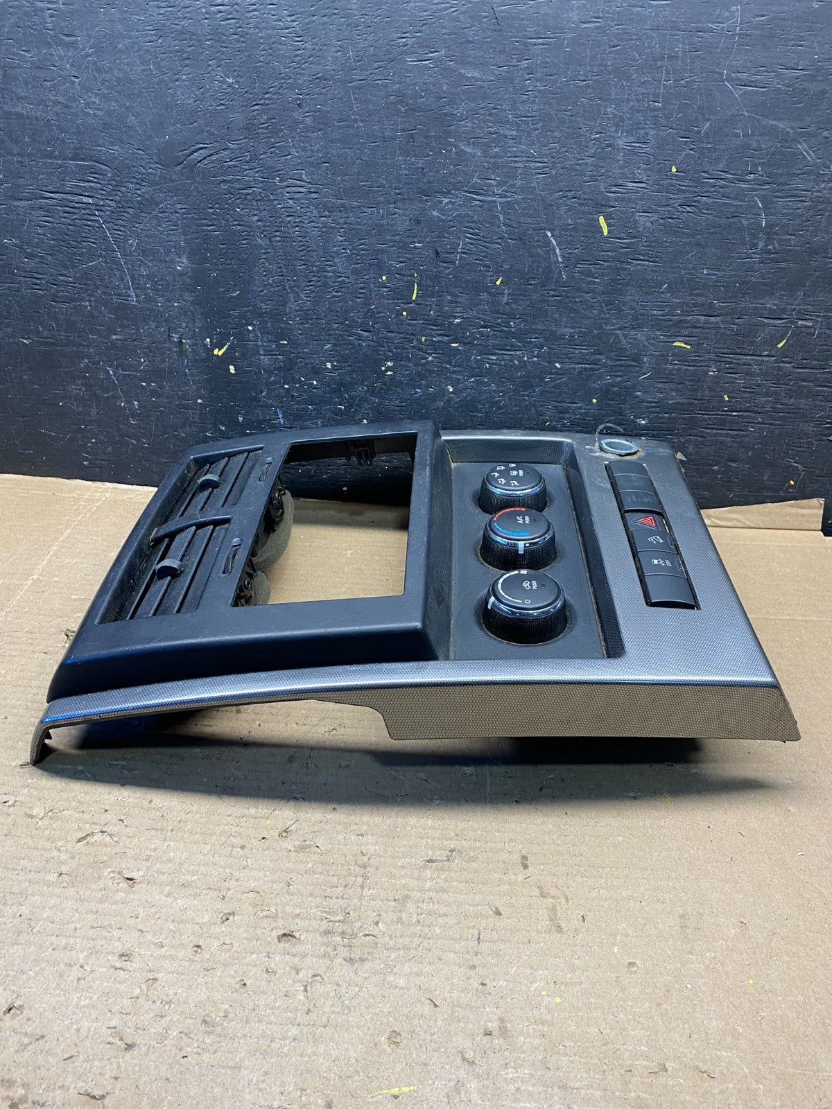 2008 to 2012 Jeep Liberty Dash Climate Temperature Control Radio Bezel R2913 DG3