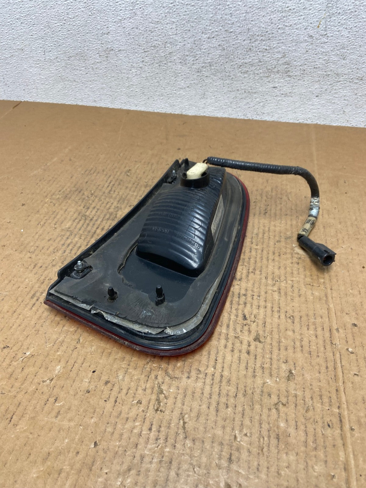 2003-2006 Lincoln Navigator Right Passenger Rh Tail Light Inner AE0266 LK6