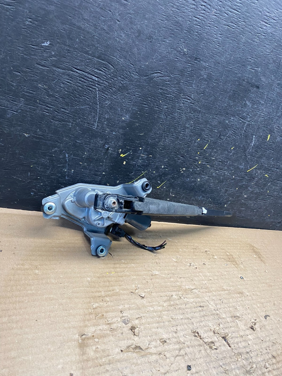 2014-2021 Dodge Durango  Tailgate Back Door Rear Wiper Motor Wiper S3215 DG2