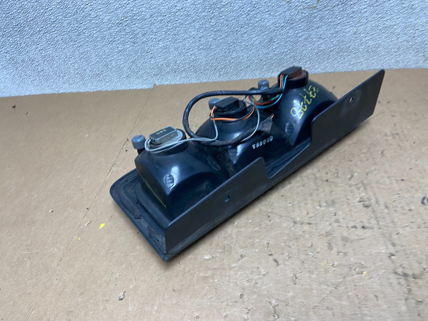 2003 to 2004 Hummer H2 Left Driver LH Side Tail Light OEM Z7778 DG6