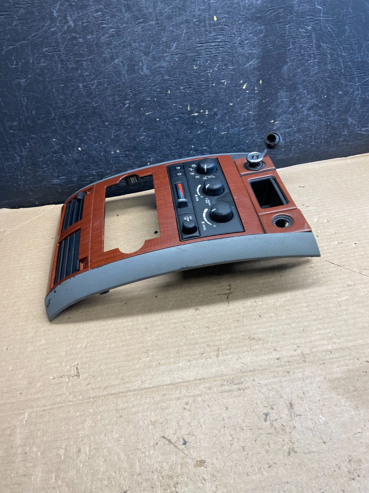 2005-2009 Dodge Durango Heat AC Climate Temperature Control Radio Bezel ah3652DG1