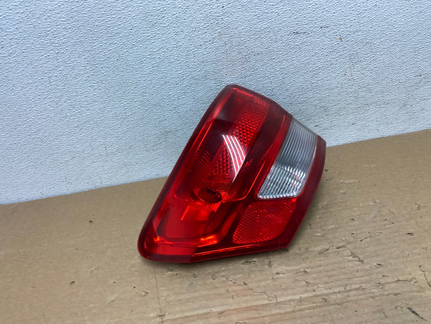 2011-2013 Jeep Grand Cherokee Left Driver Side Lh Tail Light AD4103 LK2