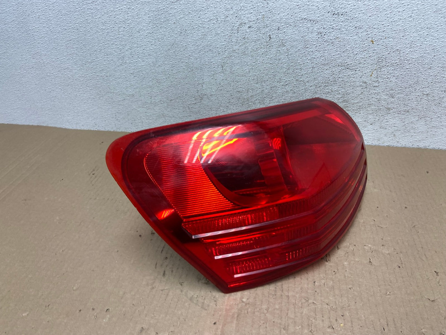 2008 to 2015 Nissan Rogue Left Driver Lh Side Tail Light AE9705 LK2