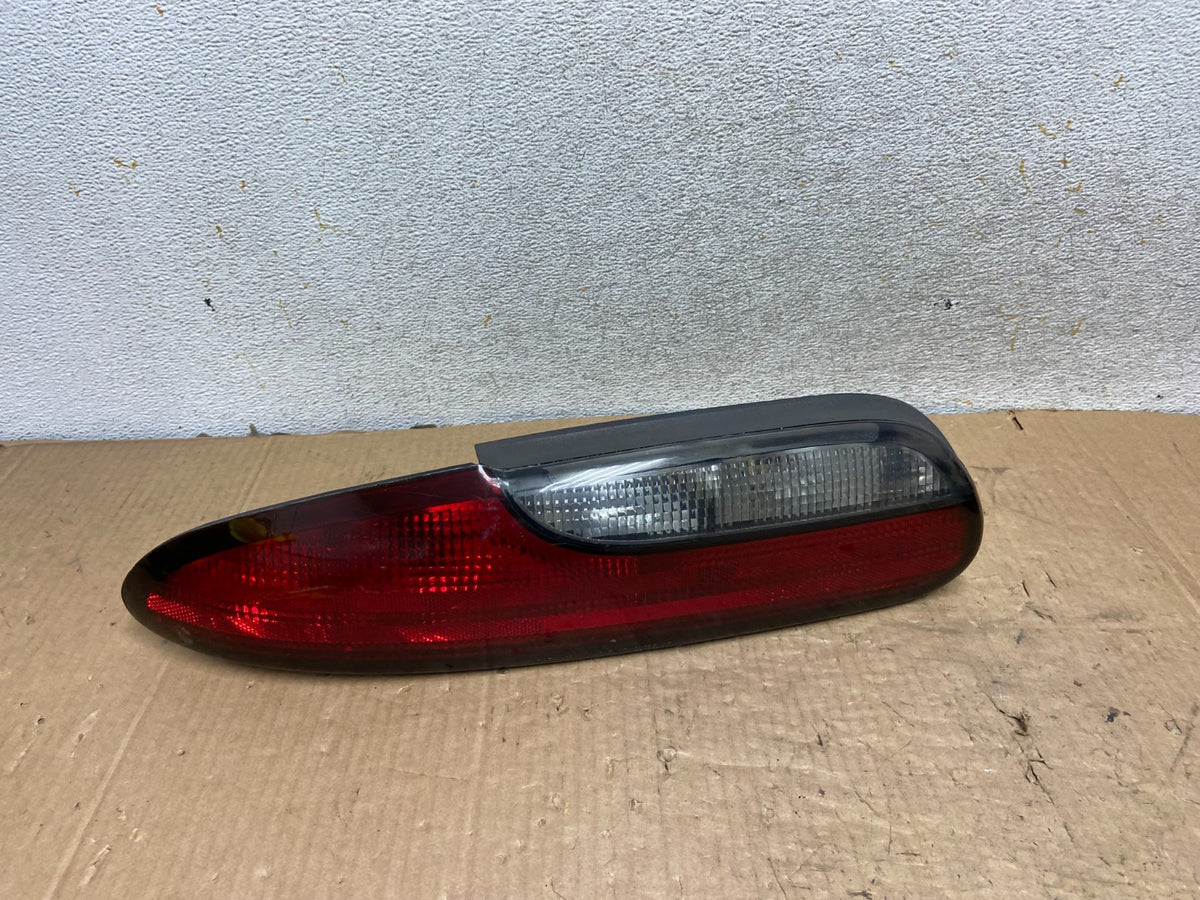 1993 to 1996 Chevrolet Camaro Left Driver LH Side Tail Light AI8258 DW0