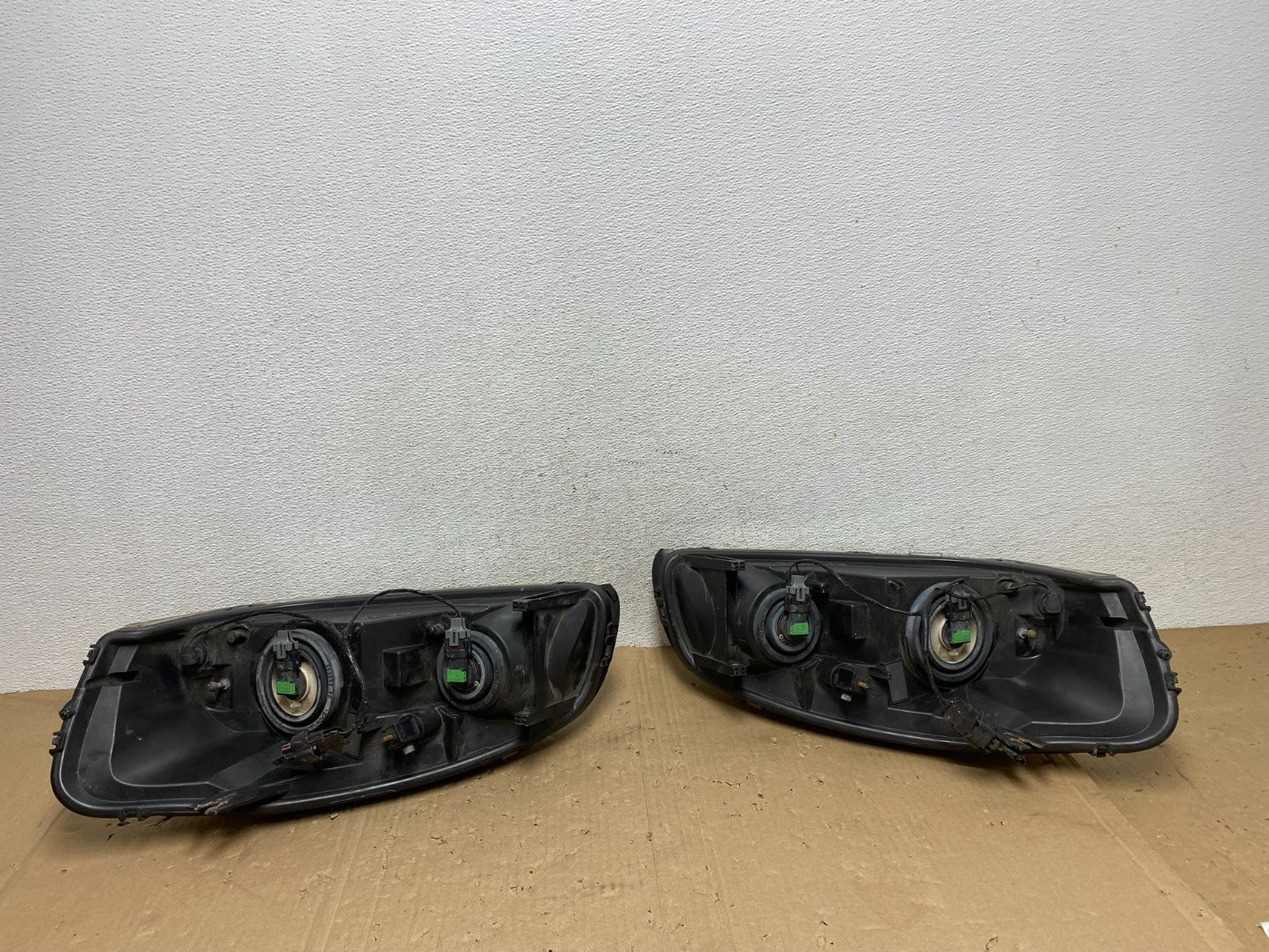 2005 - 2009 Pontiac Montana / Uplander Left+Right Headlights AE9257 DW7
