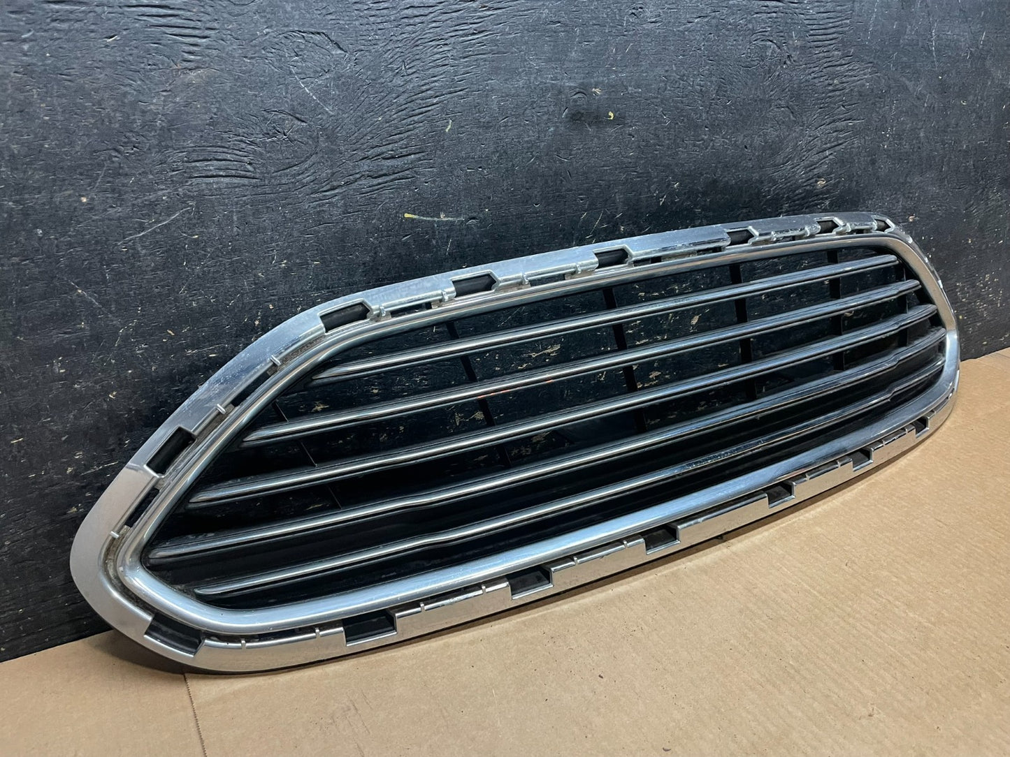 2014 to 2019 Ford Fiesta Front Upper Grille Grill aa9041 DG1