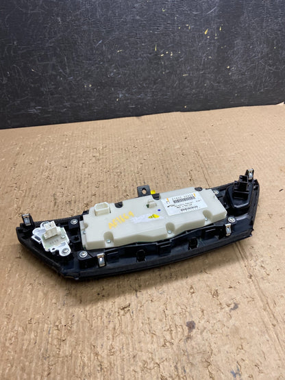 2013 to 2018 Nissan Pathfinder Radio Audio Climate Control AF1669 DG5