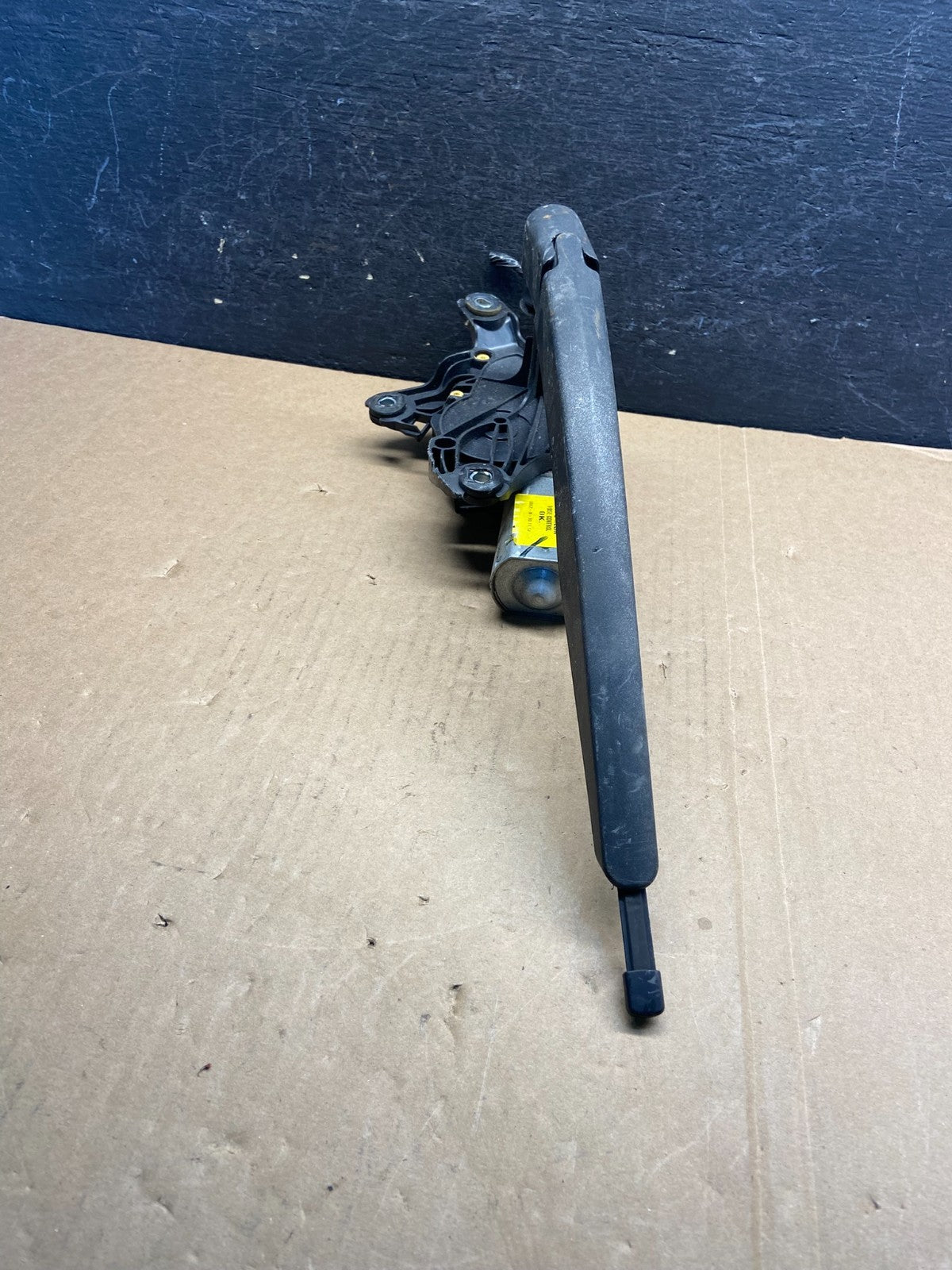 2013 to 2019 Ford Escape Rear Windshield Wiper Motor AG1600 DW2