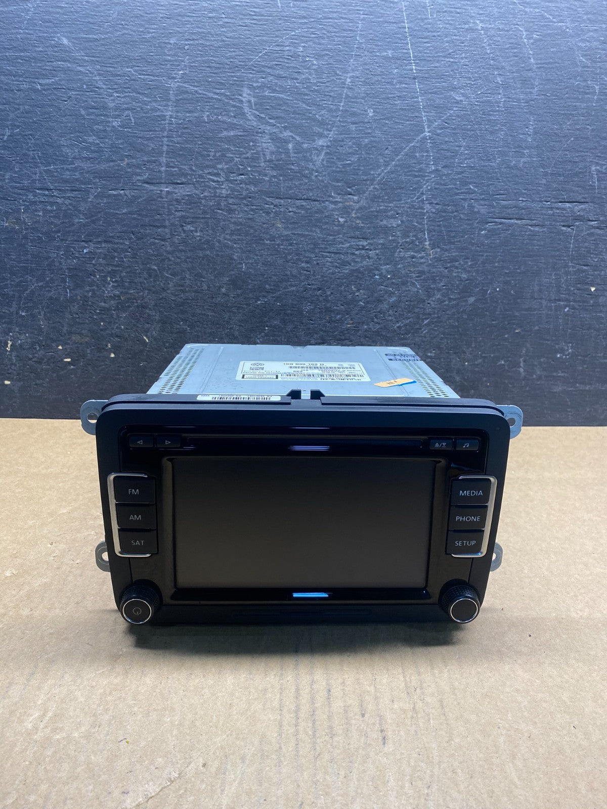 2014 to 2016 Volkswagen Passat Jetta Radio CD Player Screen Navigation AG7369 DG0