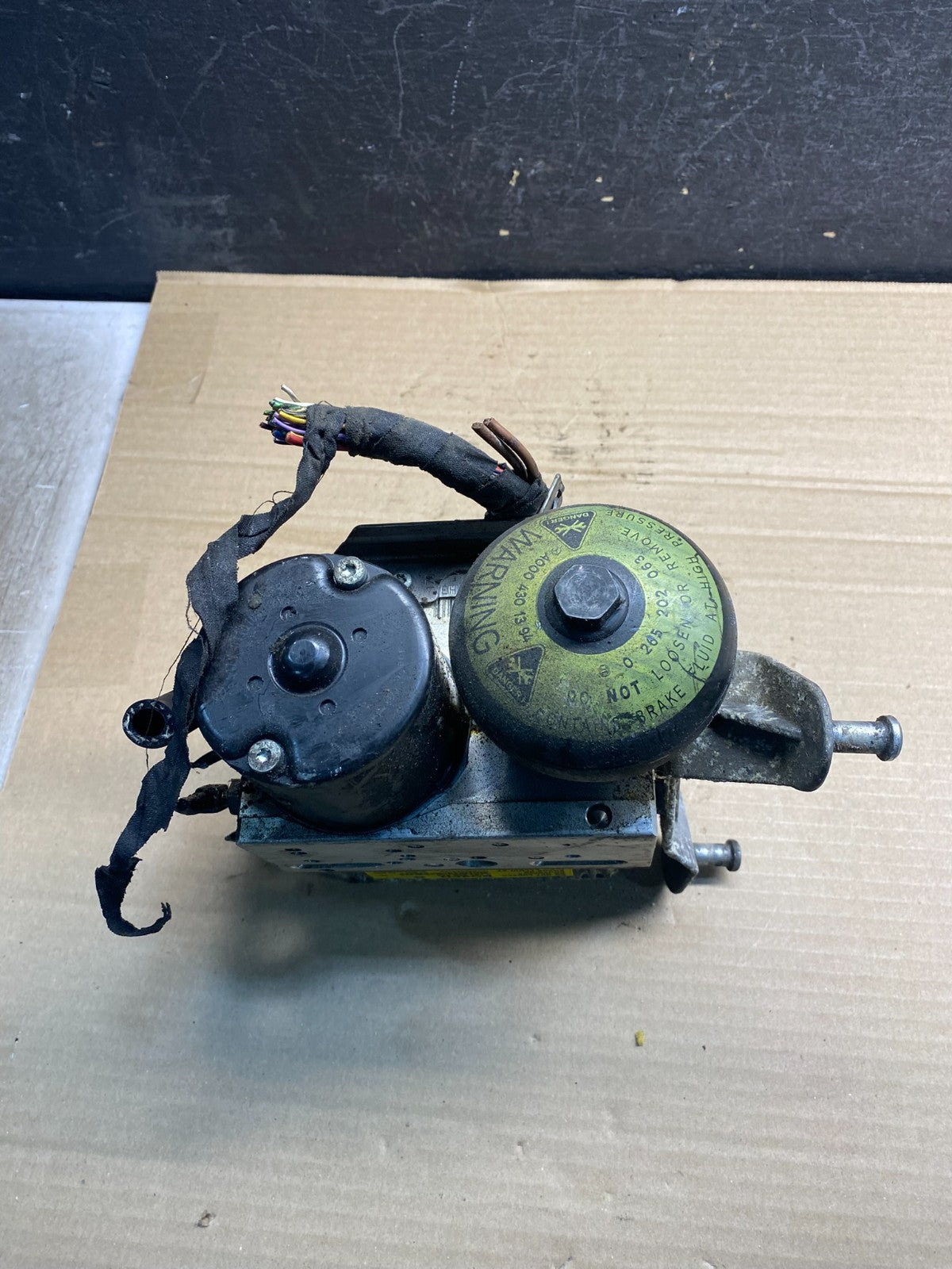 2003-2006 Mercedes R230 SL500 E550 ABS Anti Lock Brake Pump Module AF0044 DG5