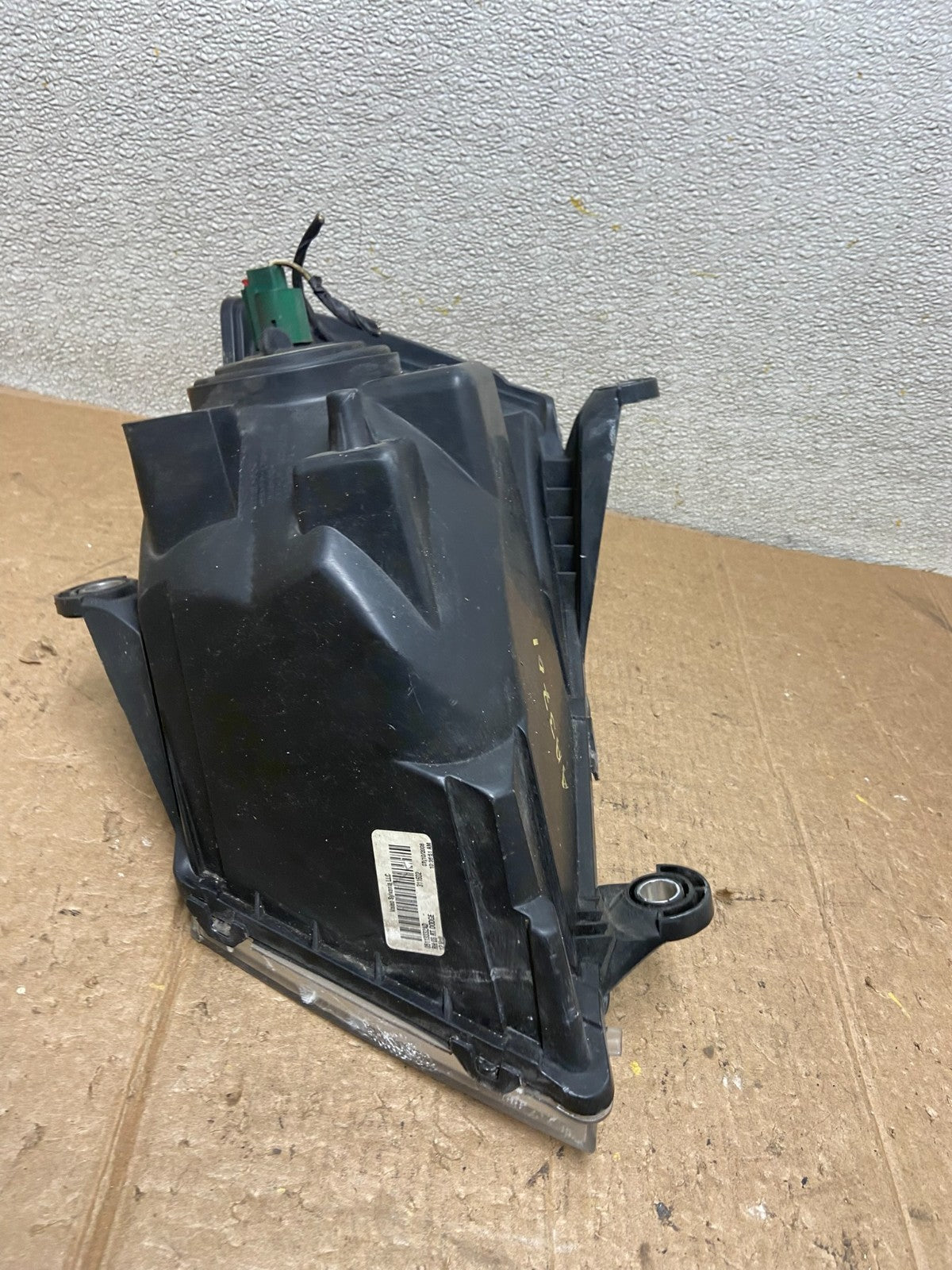 2008 to 2010 Dodge Caravan Right Passenger RH Halogen Headlight AD2468 DW8