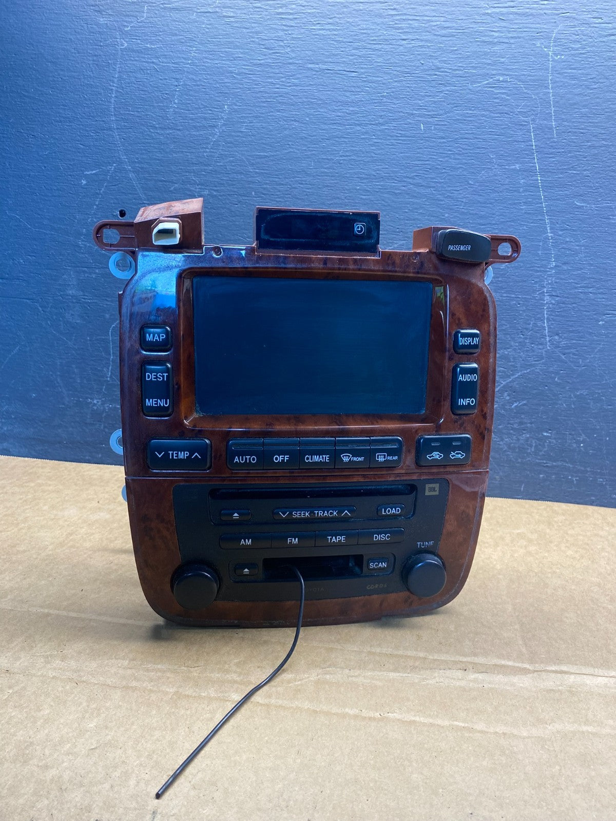 2006 to 2007 Toyota Highlander Climate Control Screen Radio Bezel AD7327 DG0