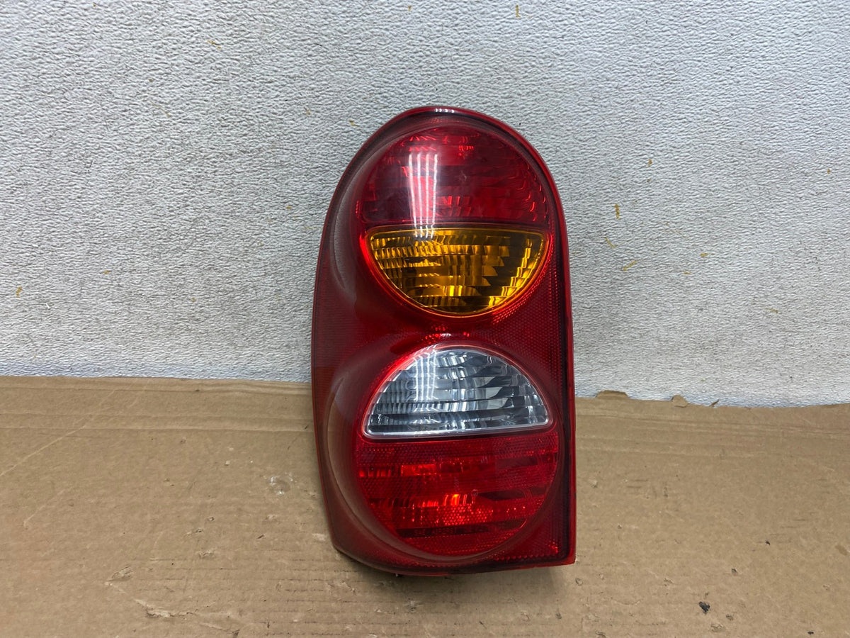 2002 2003 2004 Jeep Liberty Left Driver LH Side Tail Light AH8870 LK0