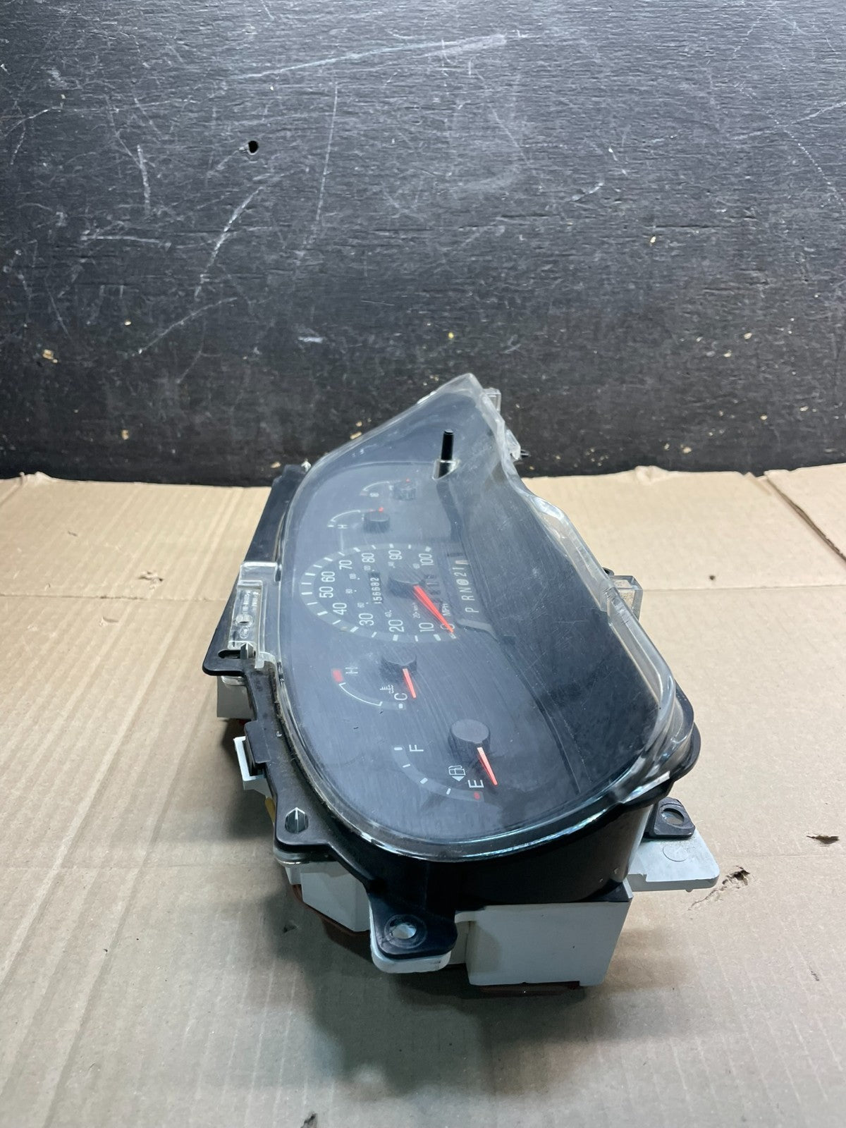 2001 - 2002 Ford Econoline E250 E350 Van Speedometer Instrument Cluster X9855 DG2