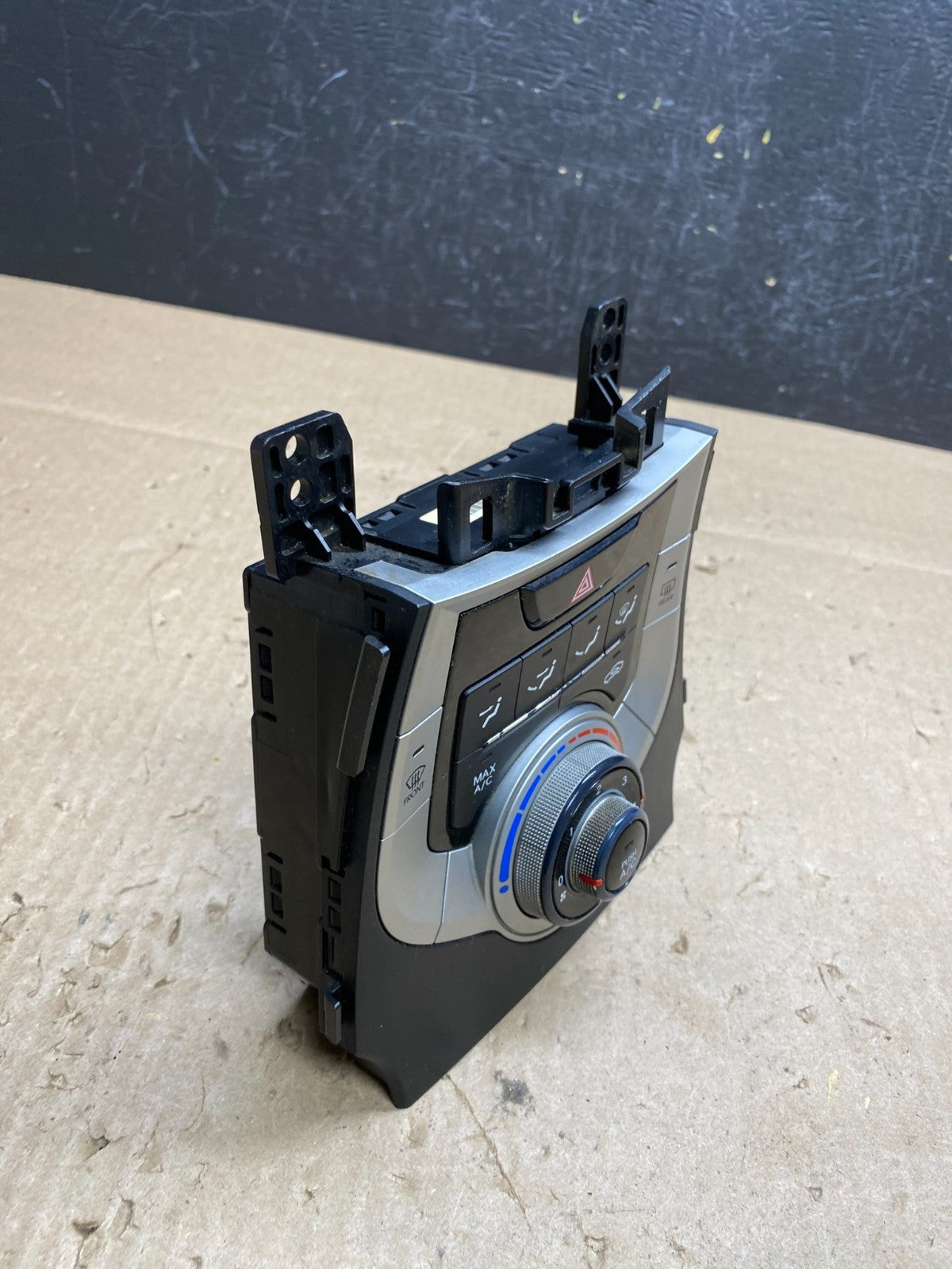 2011 - 2013 Hyundai Elantra Center Heater A/C AC Climate Control Panel AC6610 DG1