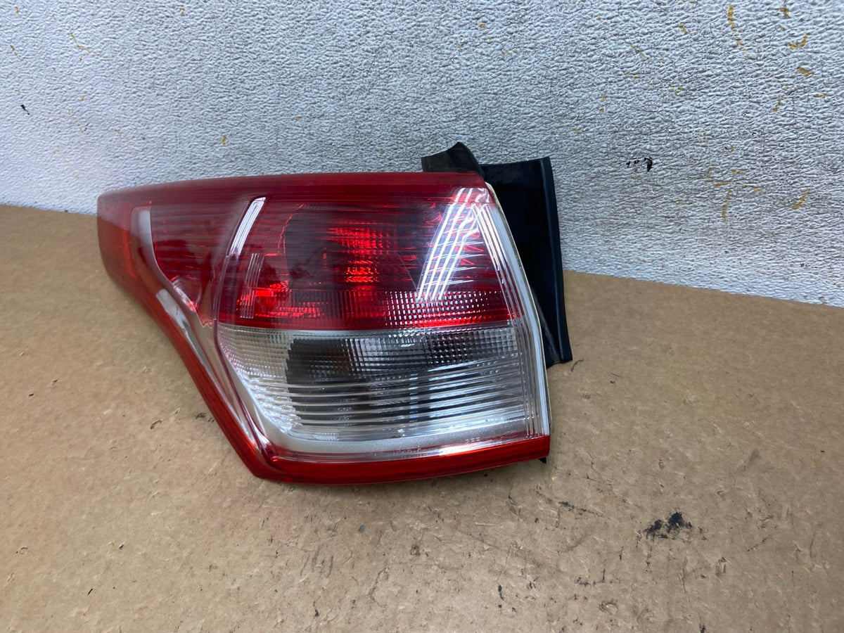 2013 to 2016 Ford Escape Left Driver LH Side Tail Light AI3680 LK1