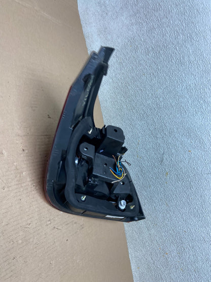 2004 - 2007 BMW 5 Series E60 Right Passenger RH Side Tail Light OEM AB5916 LK6