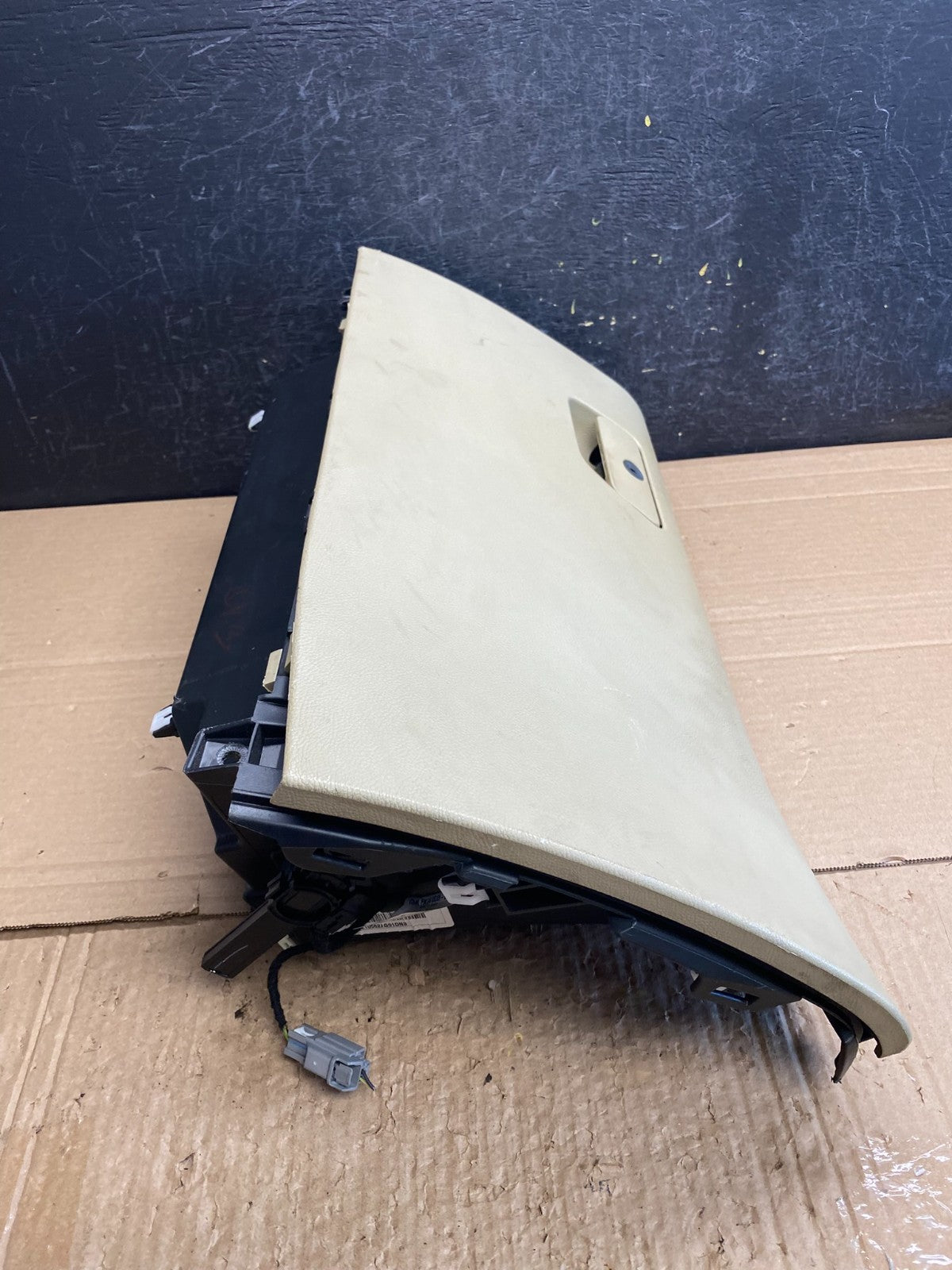 2013 to 2016 Ford Fusion Front Right Passenger Storage Glove Box ag0137 DG2