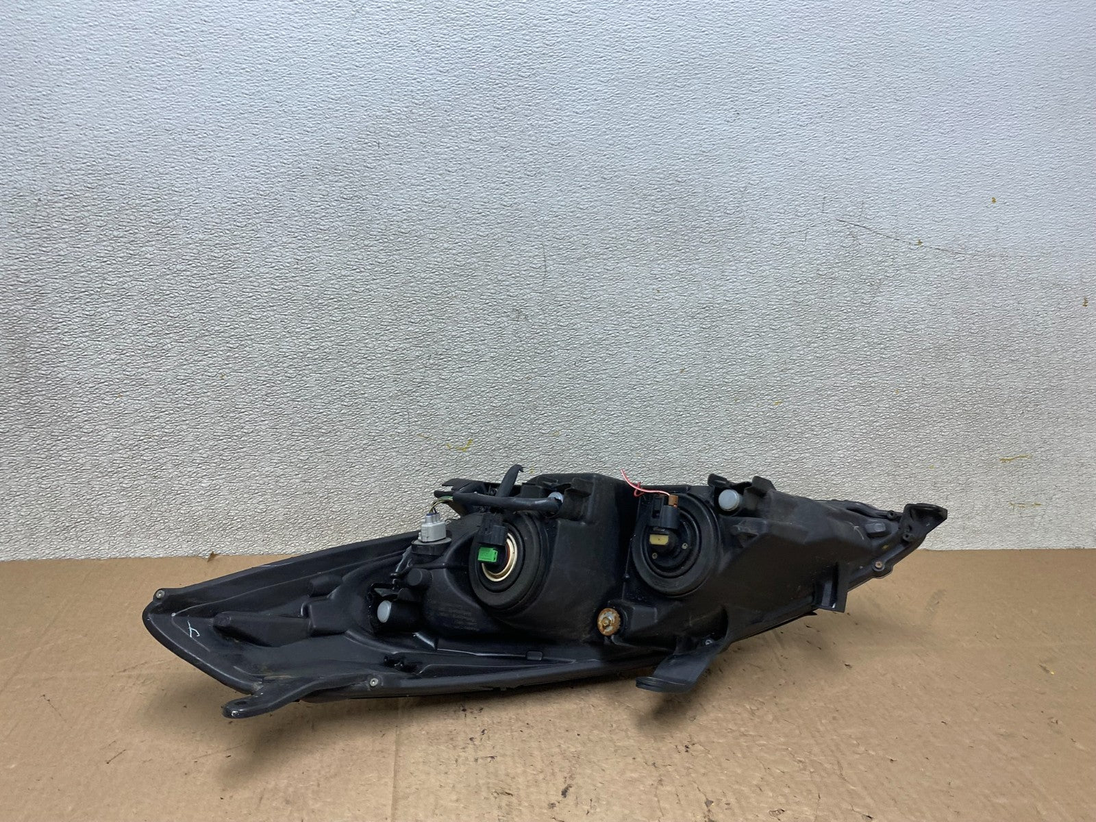 2004 2005 2006 Toyota Solara Halogen Headlight Right Passenger Side W0958 DW8