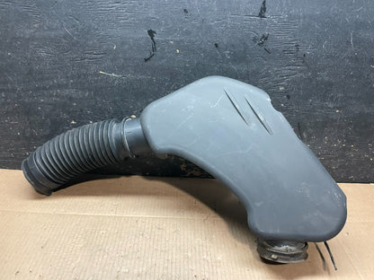 2011 to 2018 Chrysler 300 3.6L Air Intake Duct Tube Cleaner OEM y1743 DG0