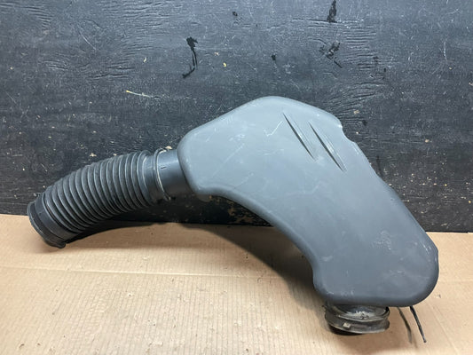 2011 to 2018 Chrysler 300 3.6L Air Intake Duct Tube Cleaner OEM y1743 DG0