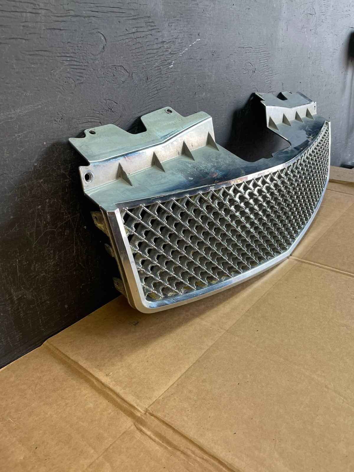 2003 to 2007 Cadillac Cts Front Upper Grill Grille Aftemarket AE0814 DG2