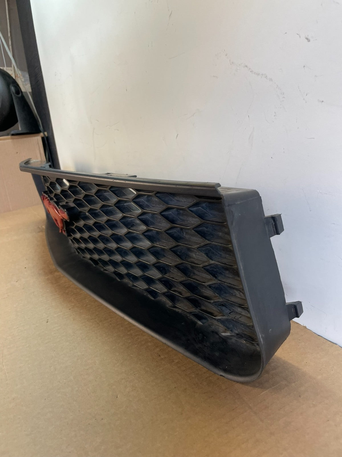 2005 - 2009 Ford Mustang Front Upper Grille Grill AG3138 DG1