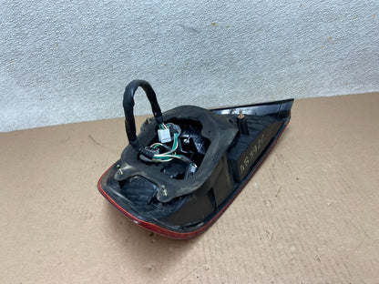 2000 2001 2002 Toyota Avalon Right Passenger Rh Side Tail Light OEM AB5920 LK4