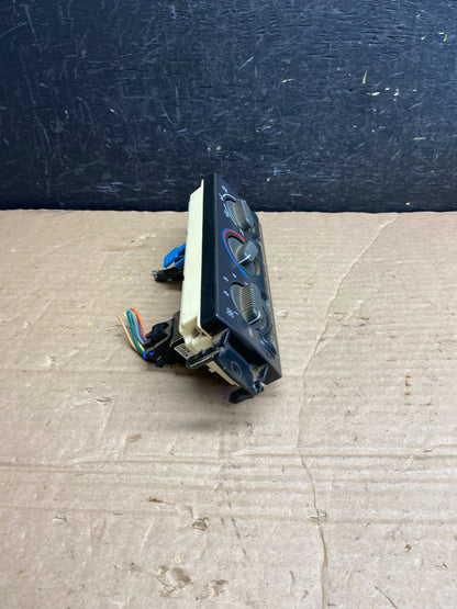1999 to 2002 Chevrolet Silverado HVAC Heater Climate Control Module AF2001 DW1