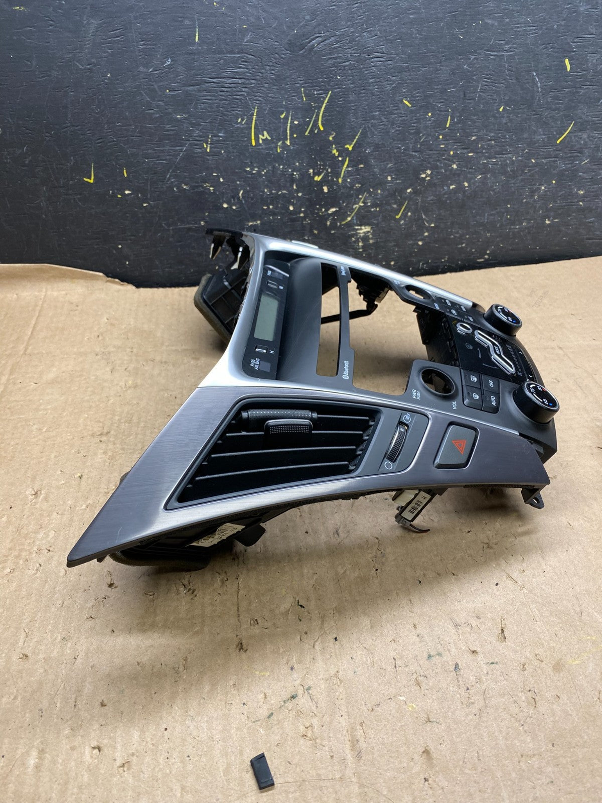 2011 to 2014 Hyundai Sonata Center Radio Climate Control Air Vent Bezel Z1819 DG1