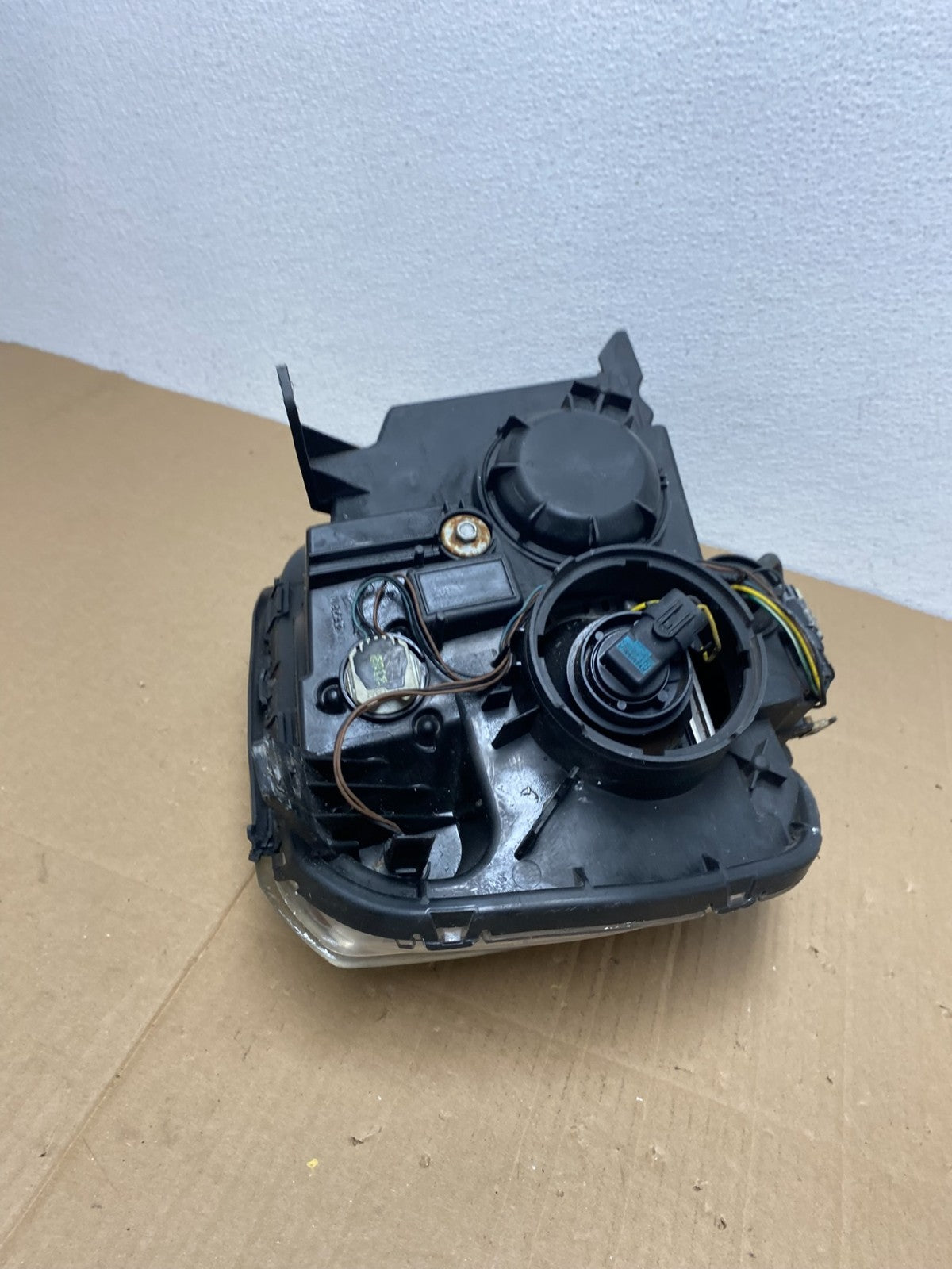 2010 to 2015 GMC Terrain Halogen Left Driver Lh Side Headlight AB8104 DW8