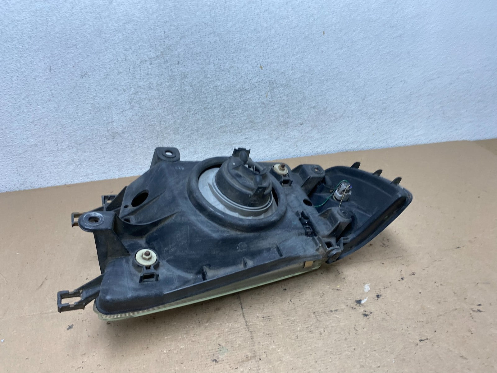 1996 to 2002 Toyota 4Runner Halogen Left Driver LH Headlight AF5078 DW5