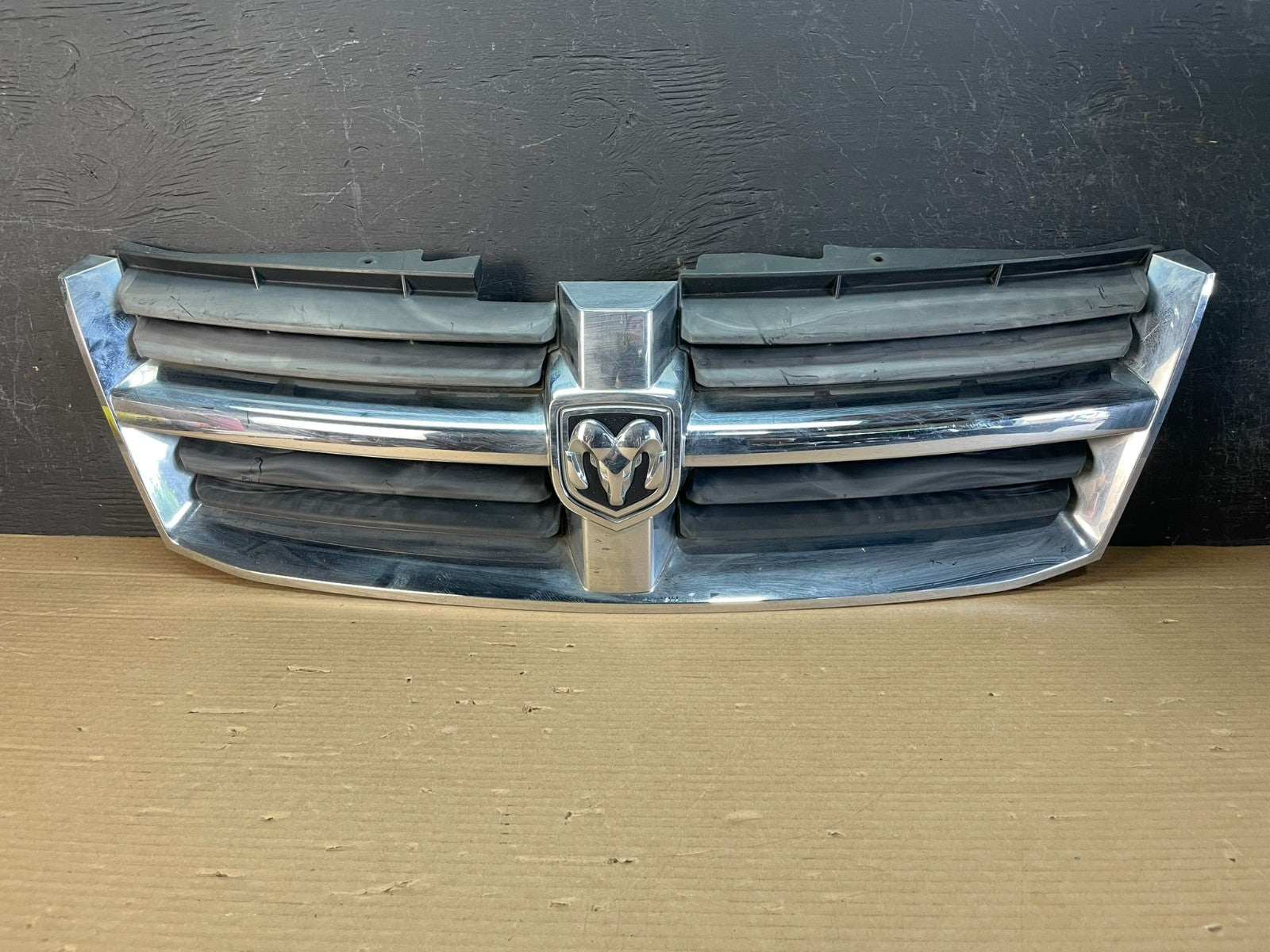 2008-2010 Dodge Grand Caravan Front Grill Grille 05113126aa ae9965 DG0