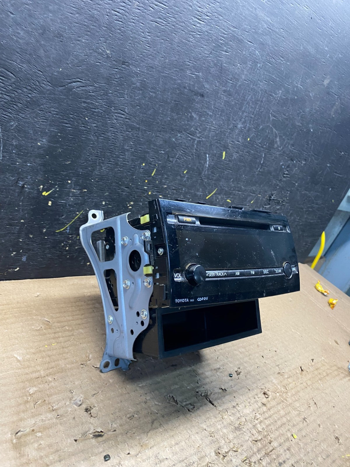 2006 to 2009 Toyota Prius Radio AM/FM CD Player S3231 DG2