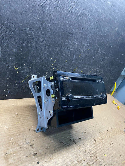 2006 to 2009 Toyota Prius Radio AM/FM CD Player S3231 DG2