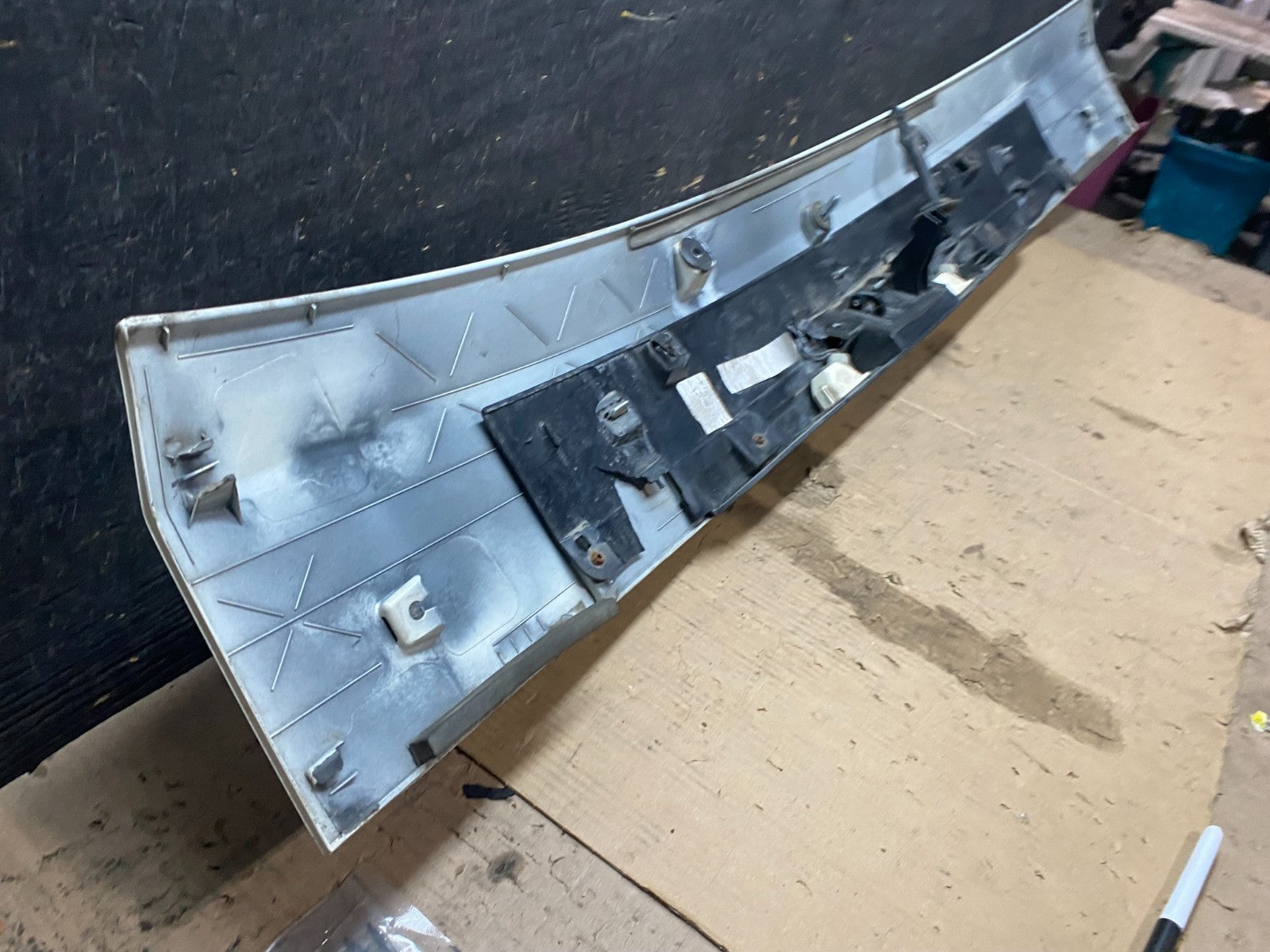 2011-2018 Dodge Grand Caravan Rear Tail Gate Trim Molding Panel OEM X3577 DG10