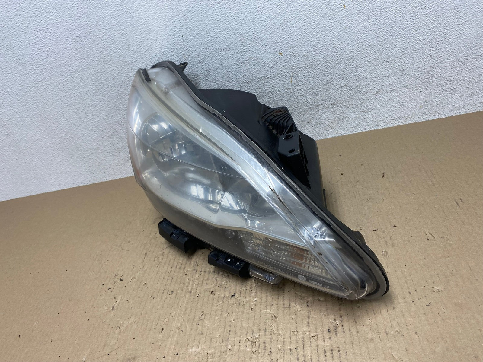 2013 - 2015 Nissan Sentra W/LED Halogen Right Passenger Headlight AE7074 LK1