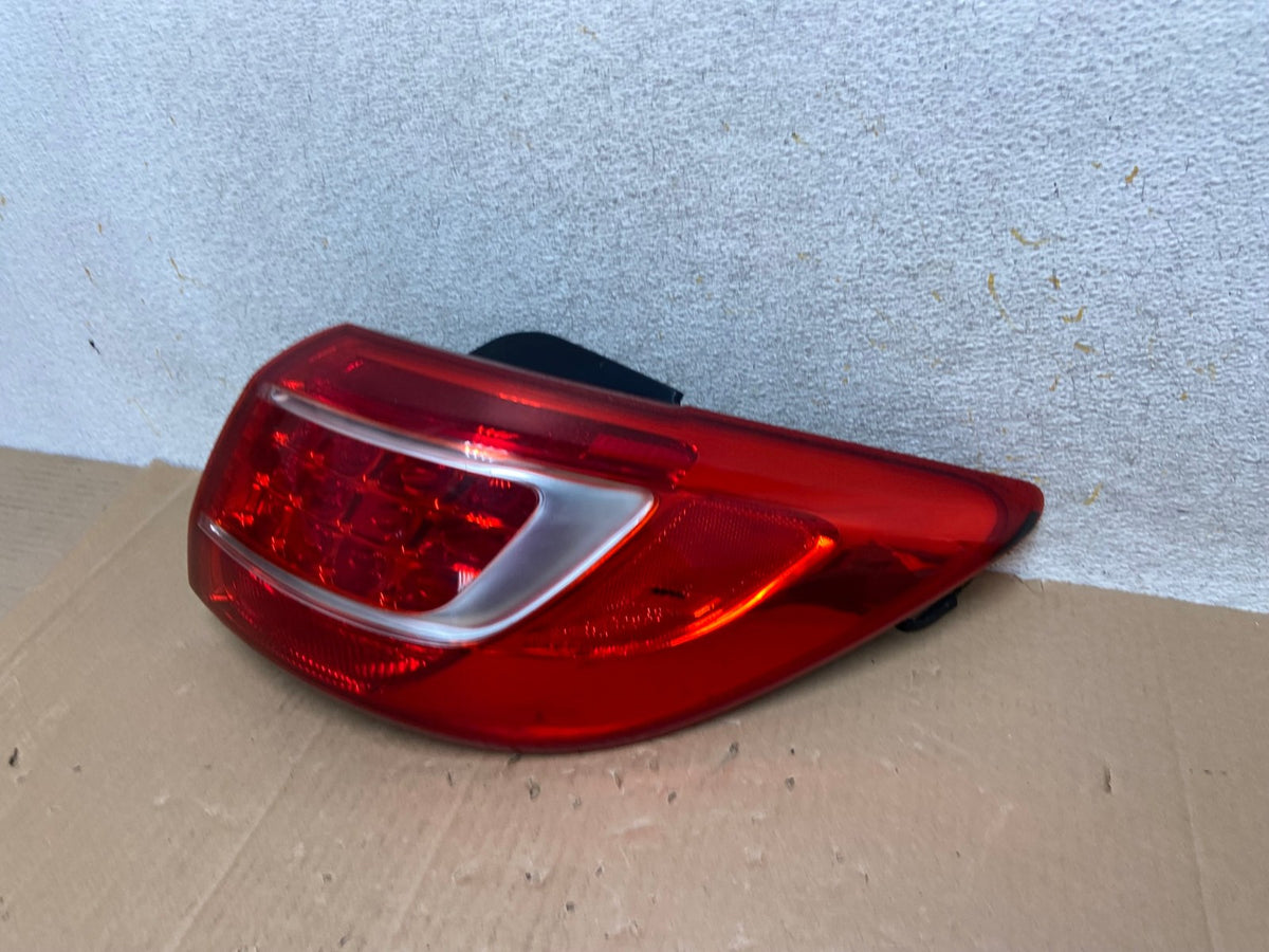 2011 to 2013 Kia Sportage Right Passenger RH Side Tail Light AI1205 LK1