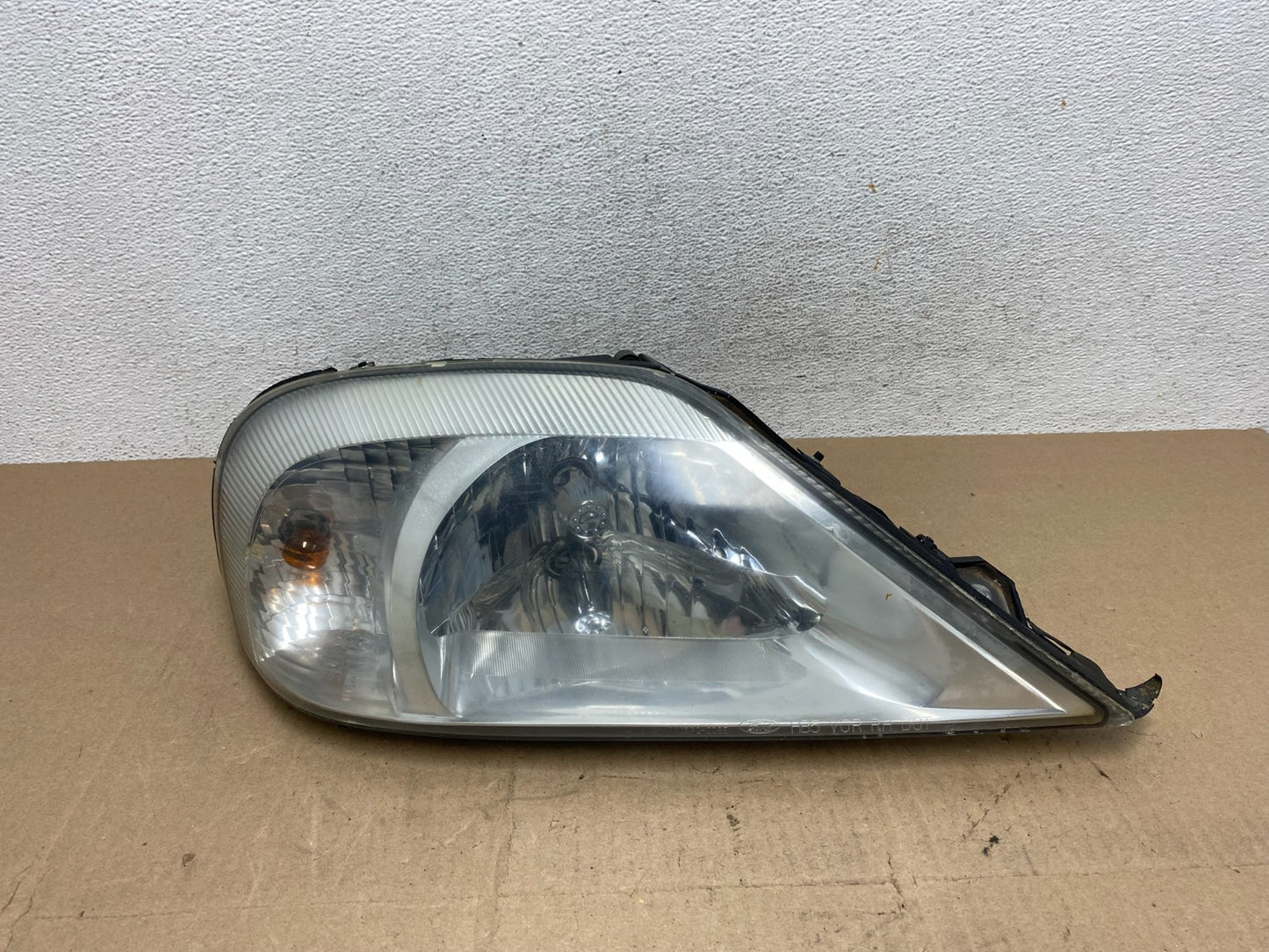 2000 to 2005 Mercury Sable Right Passenger Side Halogen Headlight AE6748 DW0