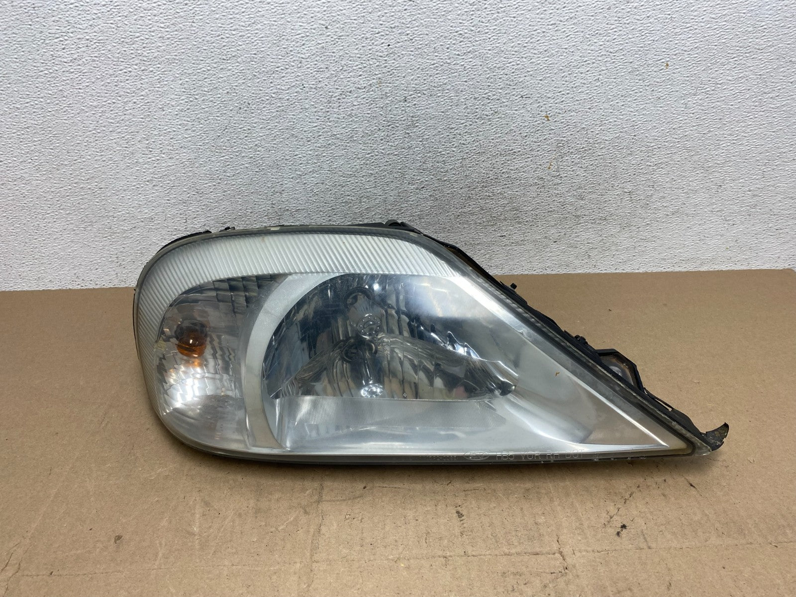 2000 to 2005 Mercury Sable Right Passenger Side Halogen Headlight AE6748 DW0
