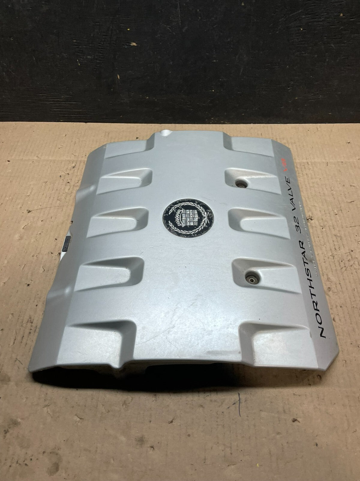 2001 to 2004 Cadillac Deville Seville Northstar Engine Motor Cover i7728 DG2