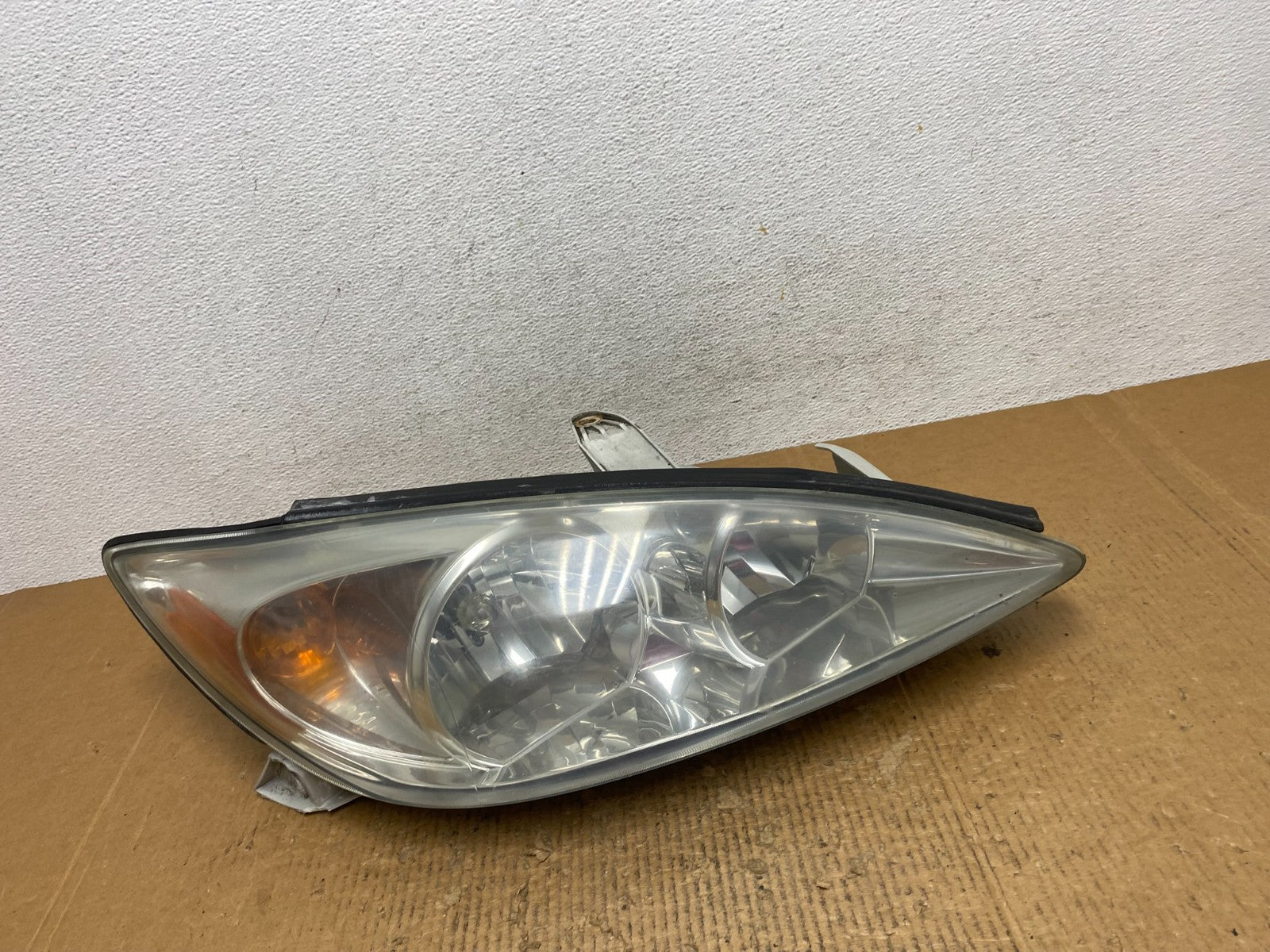 2002 to 2004 Toyota Camry Halogen Headlight Right Passenger Rh AE2841 DW0