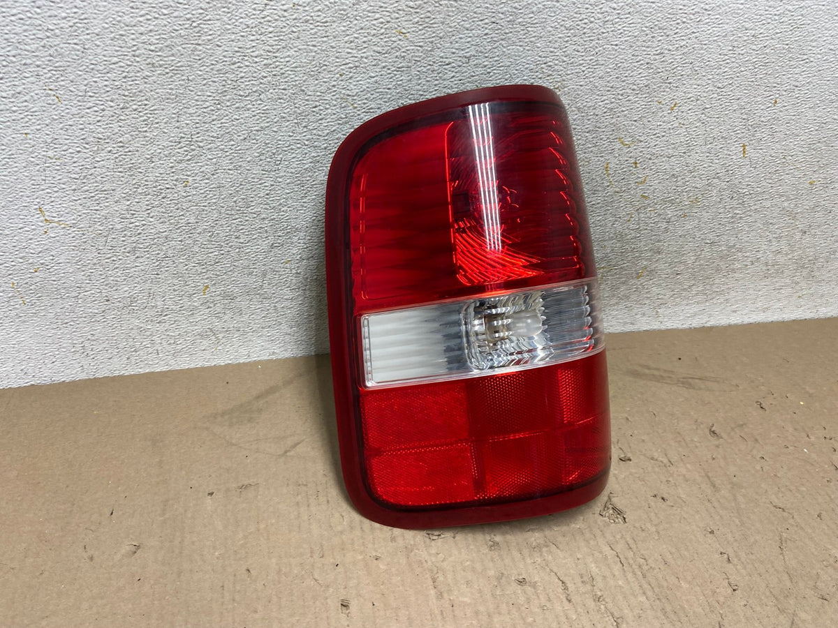 2004 to 2008 Ford F150 F-150 Left Driver LH Side Tail Light AH7667 LK1