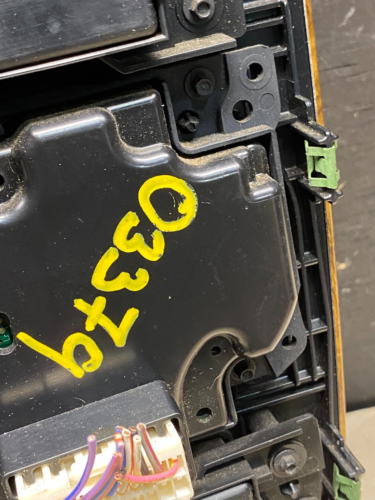 2008 to 2010 Jeep Grand Cherokee Center Navi Radio Air Vent Bezel O3379 DG OEM7