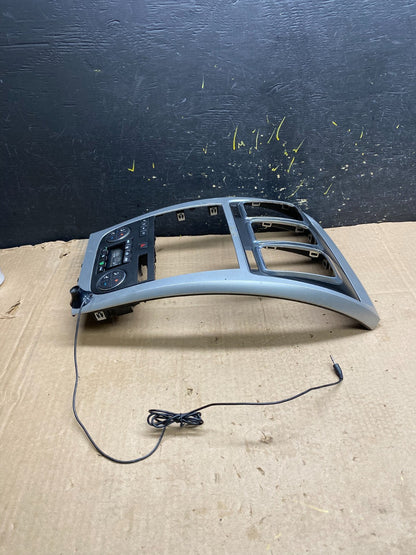 2007 - 2012 GMC Acadia A/C Heater Climate Control Radio Panel Bezel OEM z0126 DG5
