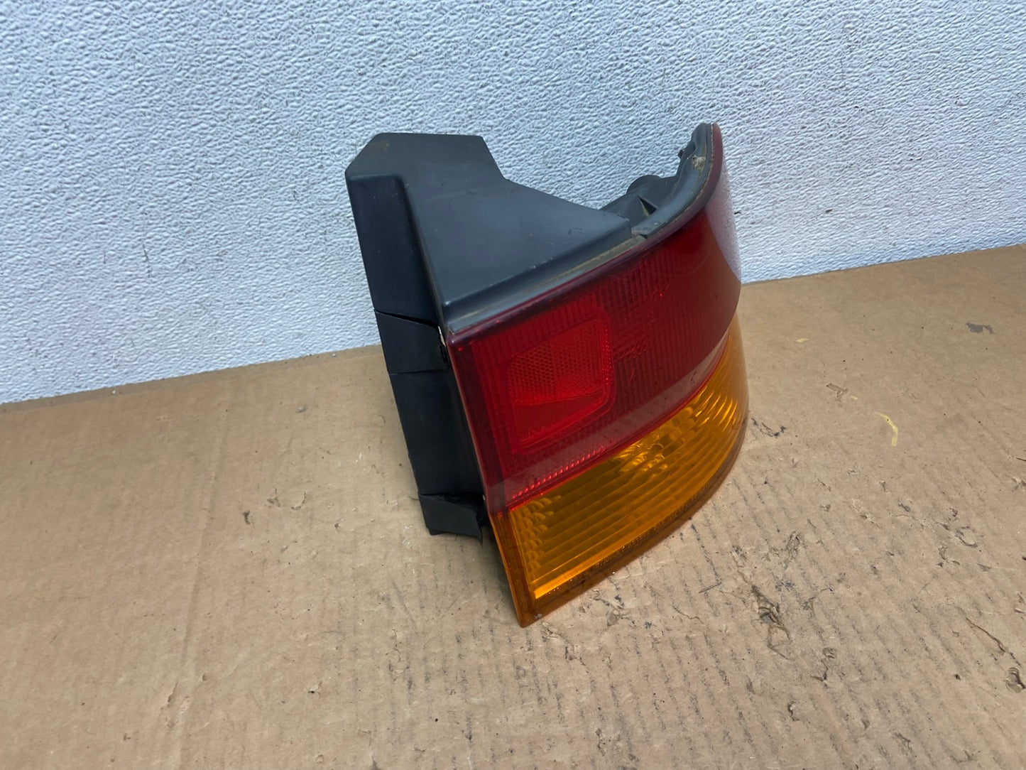 2002 2003 2004 Honda Odyssey Right Passenger Side Tail Light AD1068 LK2