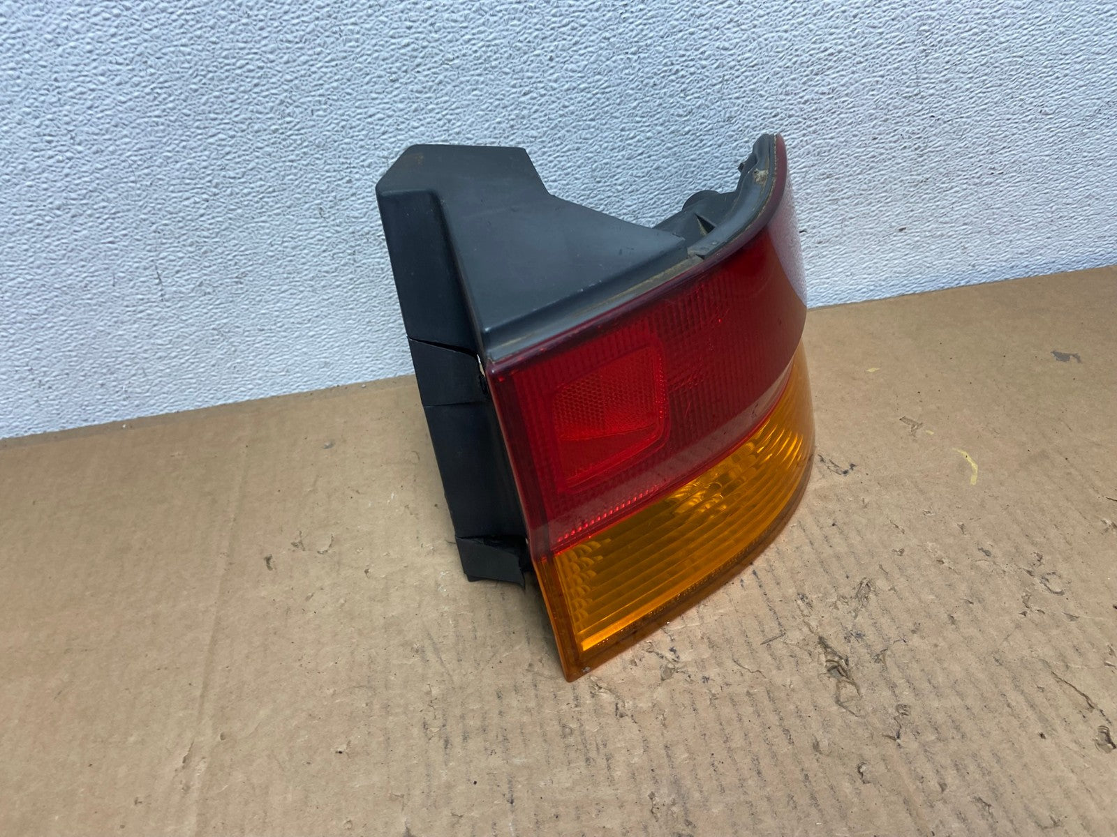2002 2003 2004 Honda Odyssey Right Passenger Side Tail Light AD1068 LK2